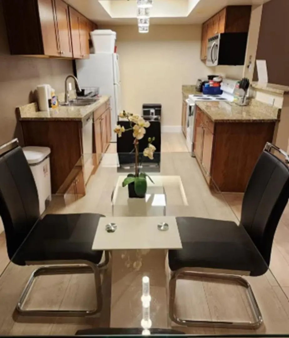 Apartment Strip Views, 2 Pools, Free Parking & No Resort Fee Las Vegas